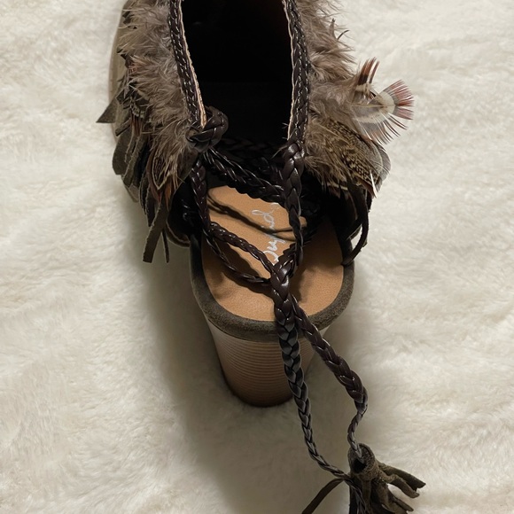 Open toe booties - Picture 2 of 4